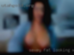 Sexey fat looking womas masturbation.
